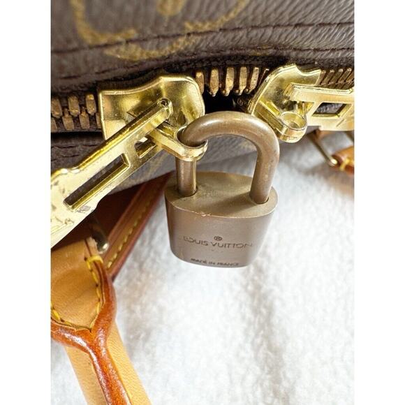 Louis Vuitton Classic Brown Travel Bag - Picture 16 of 16